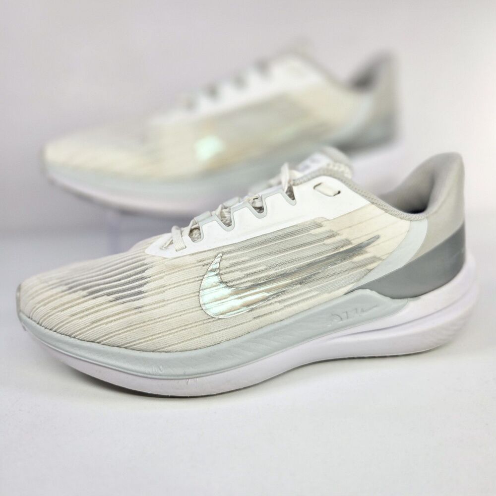 Nike Air Winflo 9 Women’s White Silver DD8686-100 Size 9.5